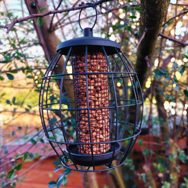 Twist & Release Squirrel Resistant Peanut Feeder