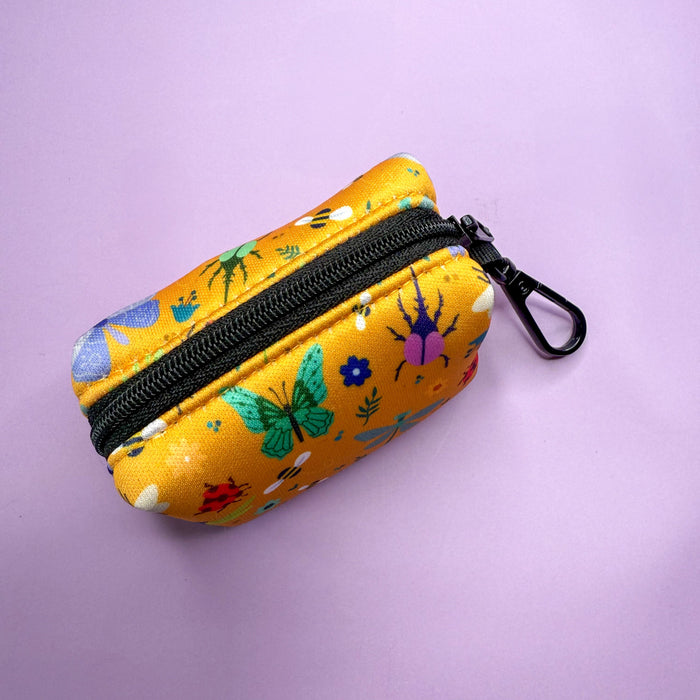 Summer Buzzin’ Poo Bag Holder