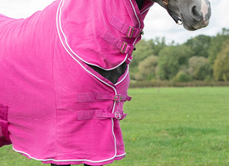 Swish Fixed-Neck Fleece Rug – Berry
