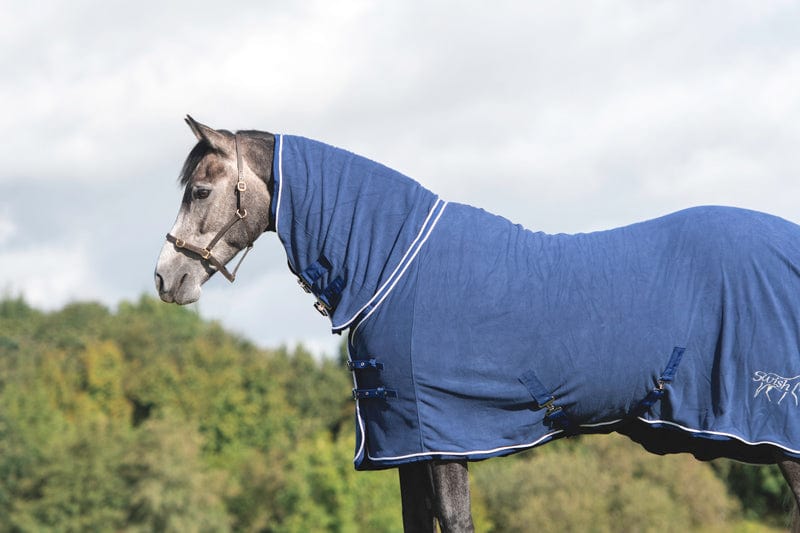 Swish Fixed-Neck Fleece Rug – Navy