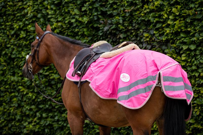 Swish Waterproof Exercise Sheet – High-Visibility Pink