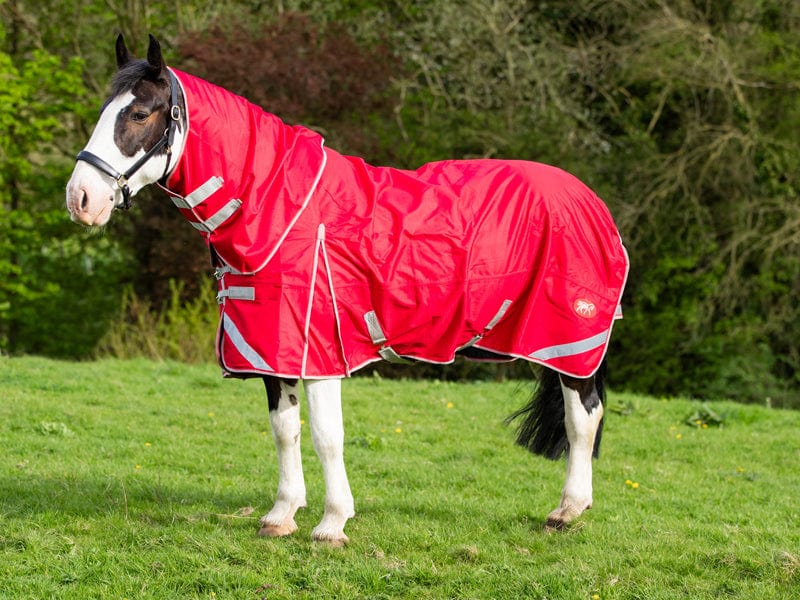 Swish Wide-Fit 200g Detachable-Neck Turnout Rug – Red
