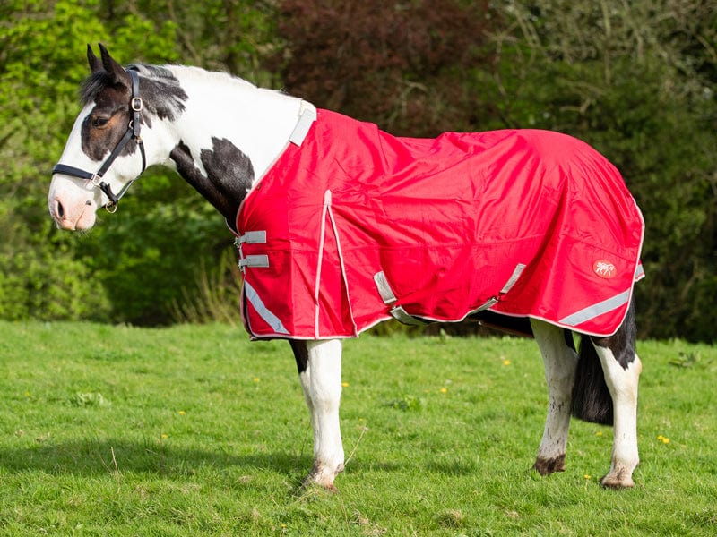 Swish Wide-Fit 200g Detachable-Neck Turnout Rug – Red